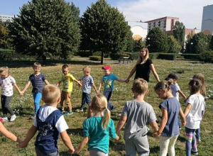 Zabawy ruchowe na świeżym powietrzu - gr III