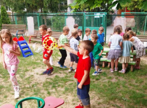 Zabawy z bańkami mydlanymi