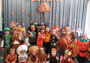 Wspólne zdjęcie dzieci z grupy III