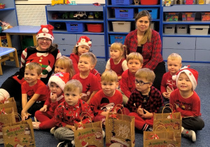 Wspólne zdjęcie dzieci z gr I