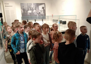 Przewodnik opowiada, jak powstały pierwsze filmy