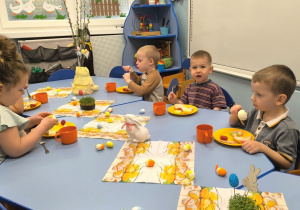 Wielkanocne śniadanie w gr I