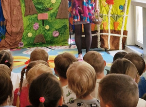 Przedstawienie teatralne „Czarownica u dentysty”